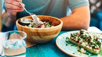 النباتيون لا ينتبهون إلى نقص بي 12 ما يسبب مشاكل في الجهاز العصبي